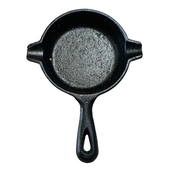 LODGE 01AT MINI 3" CAST IRON SKILLET FRY EGG PAN DOUBLE POUR USA ASHTRAY - Picture 6 of 10
